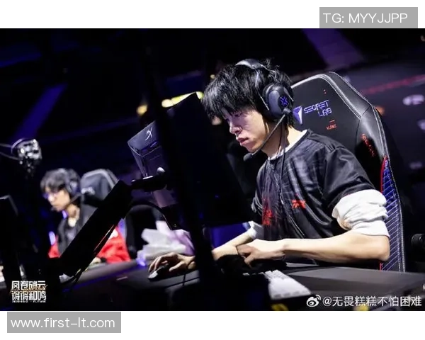 世界大师赛回顾FPX选手个人能力的精彩表现与分析